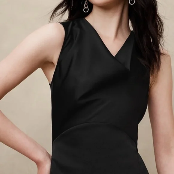 Banana Hammered Satin Knee Length Dress - Picture 2 of 4